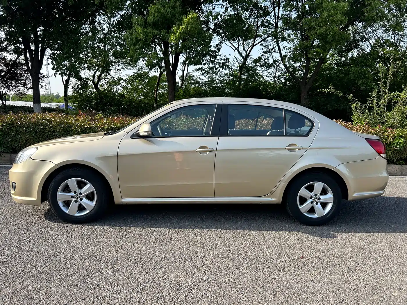 Volkswagen Lavida 2011 1.6L Automatic Leisure Edition фото 3