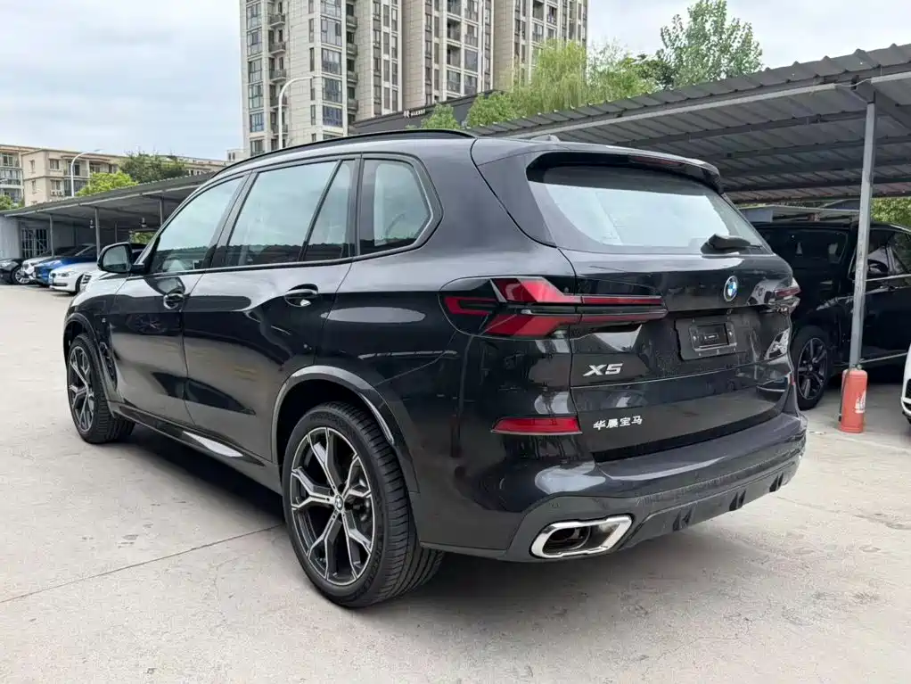 BMW X5 2026 2026 Facelift xDrive 30Li Exclusive M Sport Shadowline Package