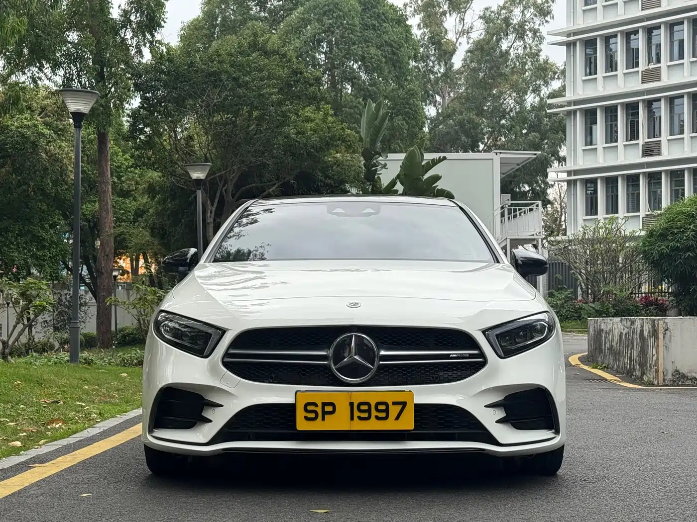 Mercedes-Benz A-Class AMG 2022 AMG A 35 L 4MATIC фото 2