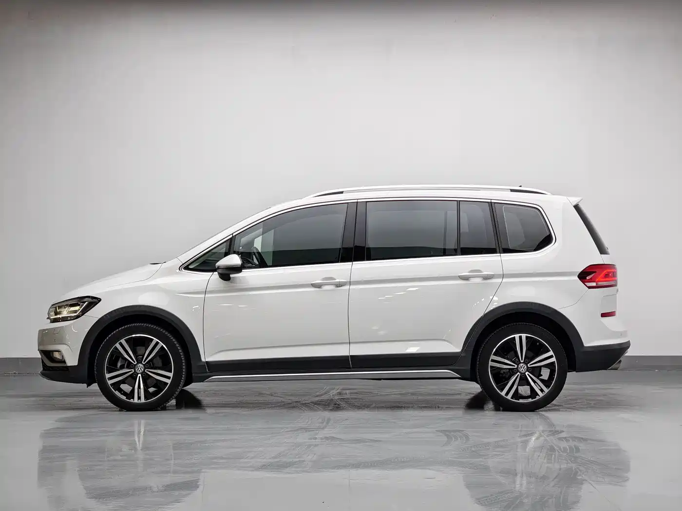 Volkswagen Touran 2019 2018 Touran L 280TSI DSG Cross Edition 7-seater China VI