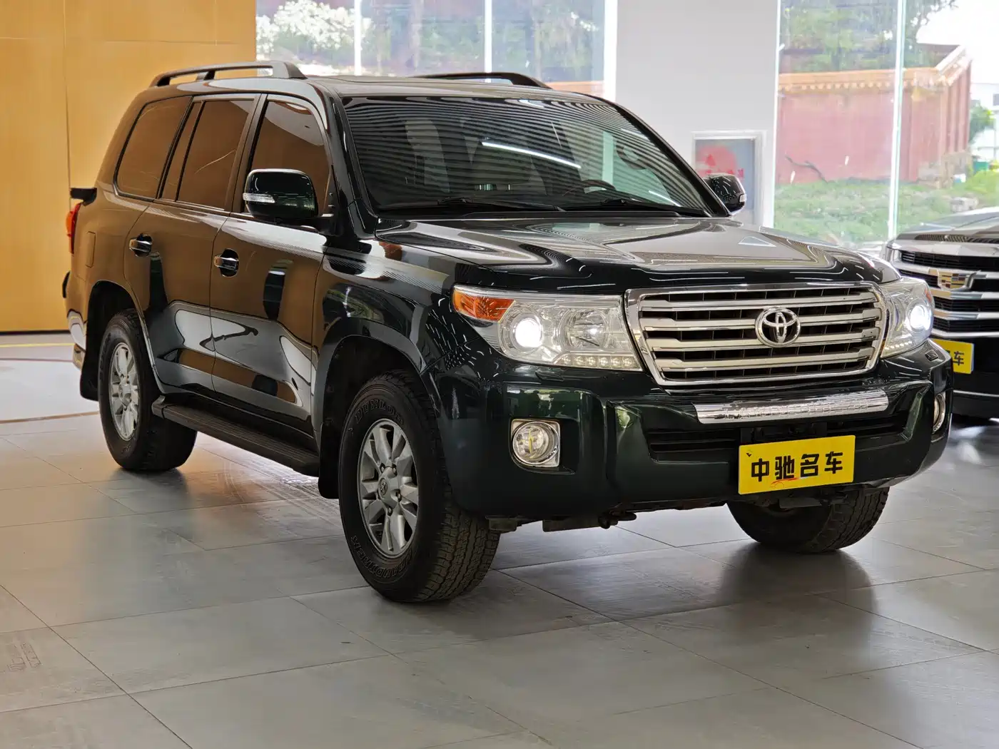 Toyota Land Cruiser 2012 4.0L Automatic VX фото 3