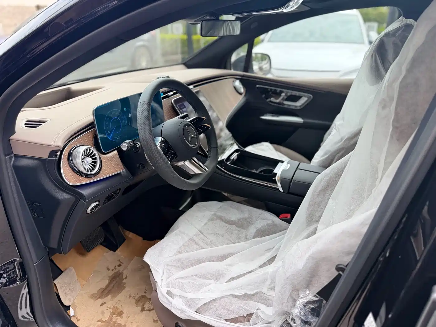 Mercedes-Benz EQE SUV 2024 500 4MATIC Luxury Edition фото 12
