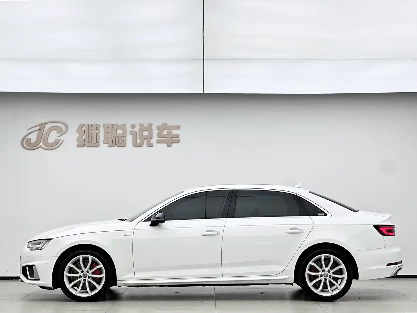 Audi A4L 2019 45 TFSI quattro Personality Sport (China VI) фото 2
