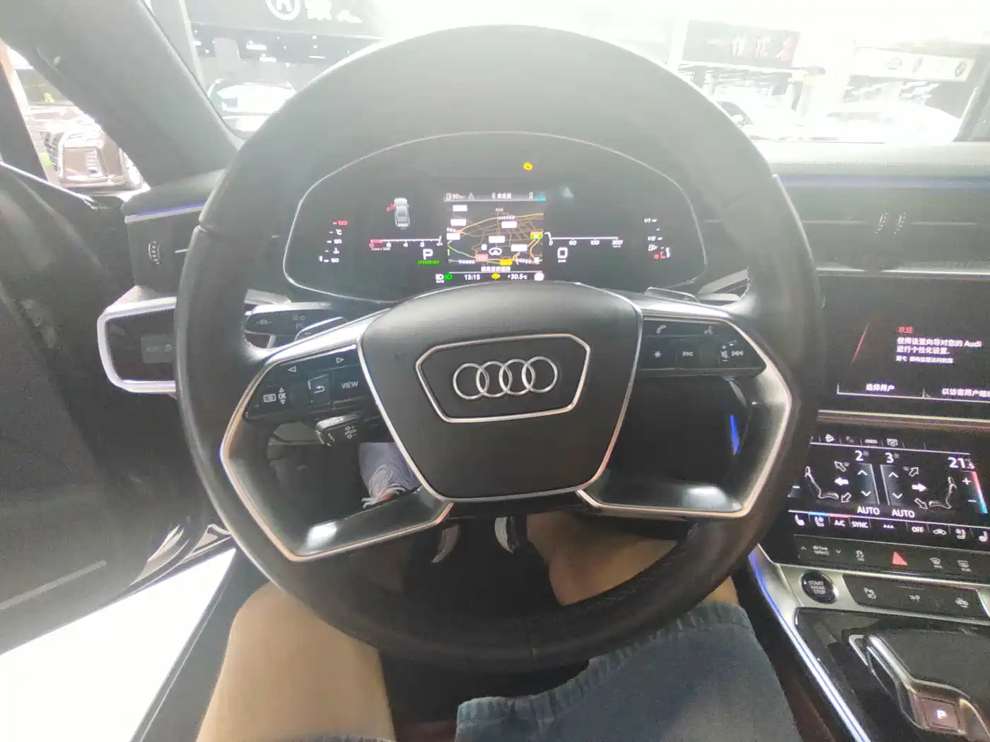 Фото 7 - Audi A7L
