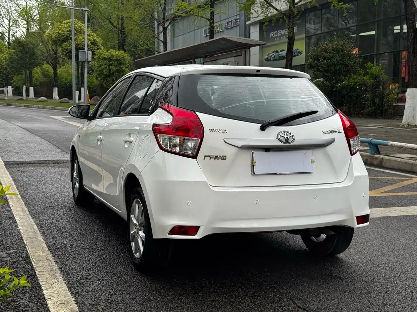 Toyota YARiS L Zhi Xuan 2015 1.5G Auto Sunroof Special Edition фото 24