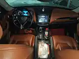Photo 13 - Maserati Levante
