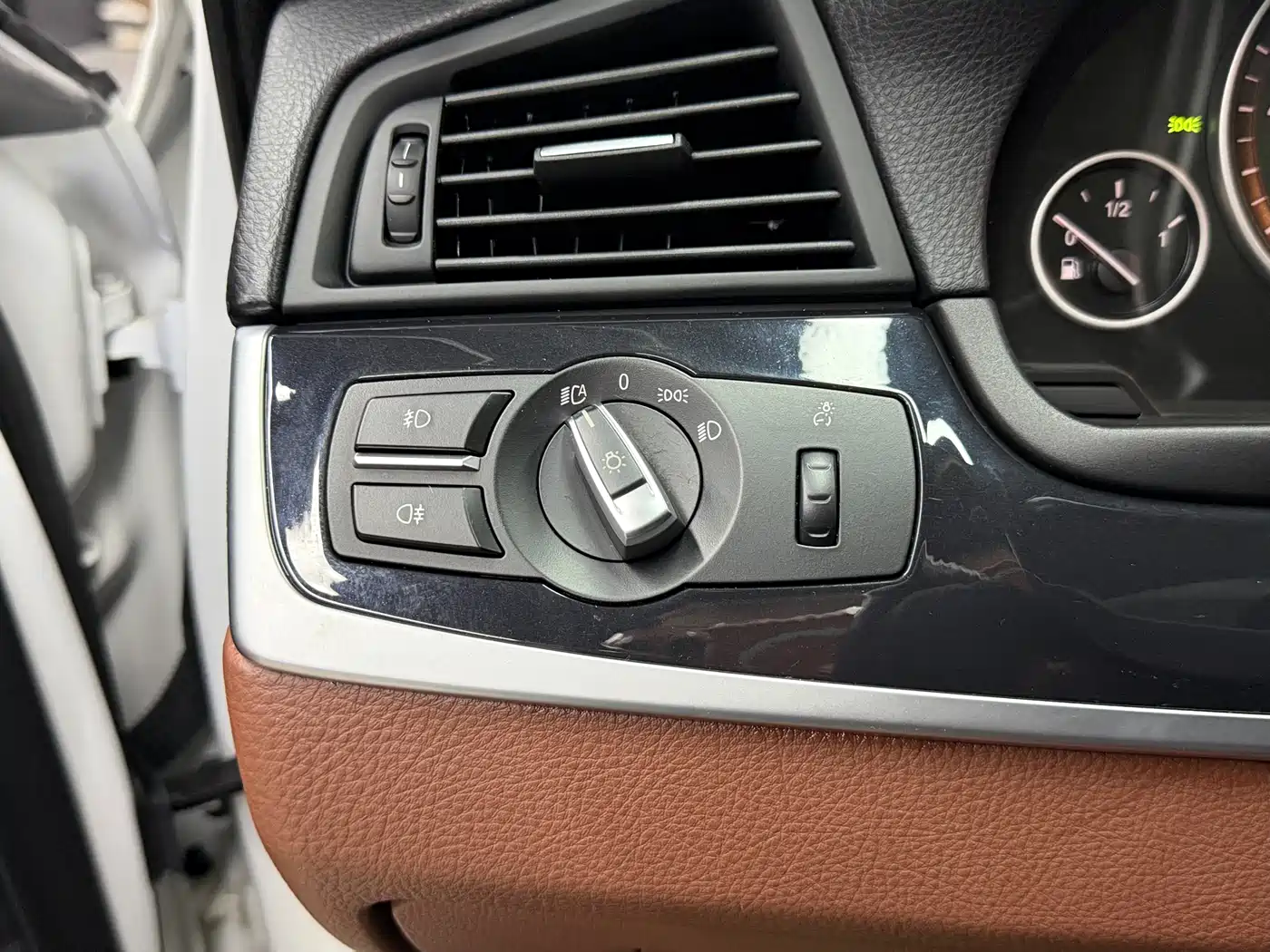 BMW 5 Series 2017 520Li Classic Edition фото 18
