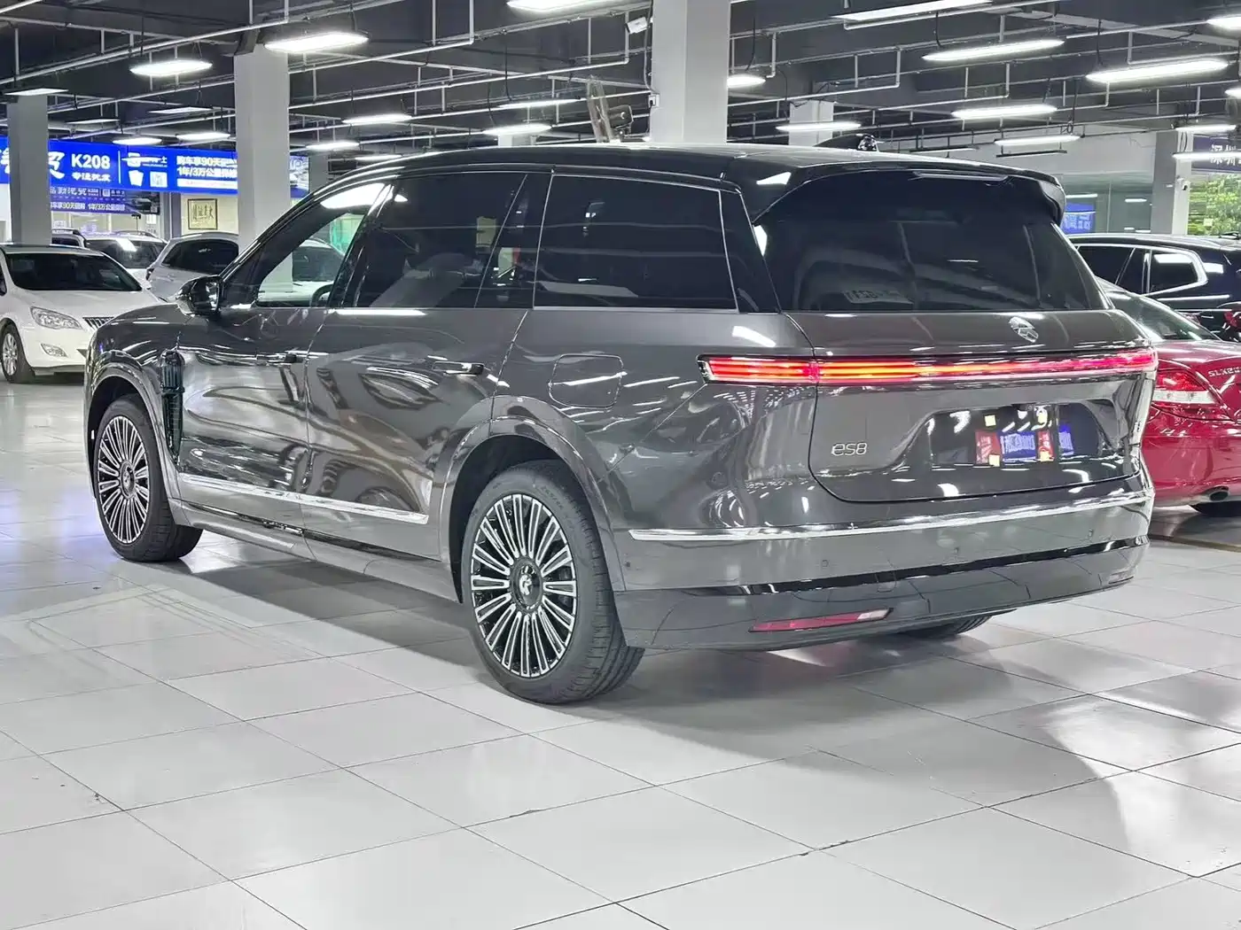 NIO ES8 2026 2025 Model 6-Seat Executive Luxury Edition