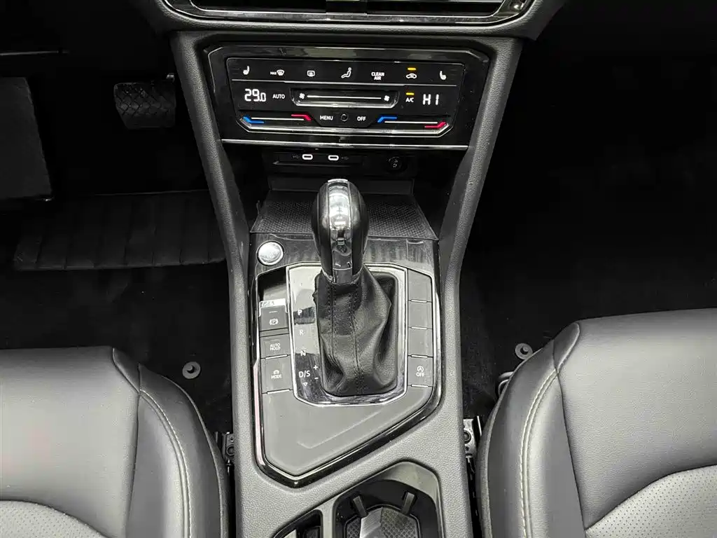 Volkswagen Tharu 2022 280TSI FWD Luxury Edition фото 5