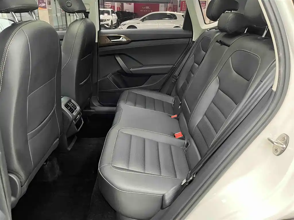 Volkswagen Tharu 2022 280TSI FWD Luxury Edition фото 14