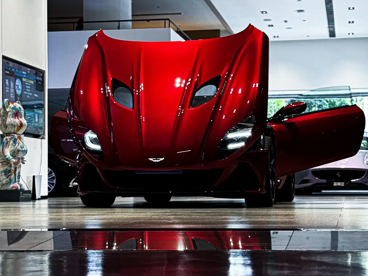 Aston Martin DBS 2019 DBS Superleggera V12 Coupe фото 8