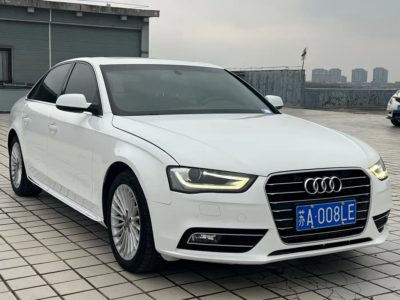 Audi A4L 2016 35 TFSI Collector's Edition S line Comfort фото 3