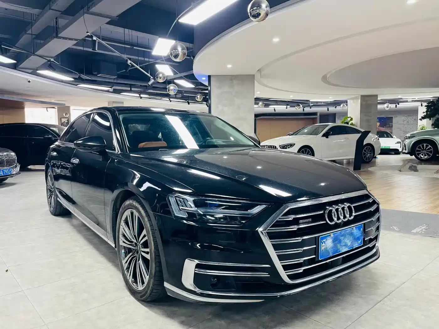 Audi A8 2019 Plus A8L 55 TFSI quattro Prestige фото 2