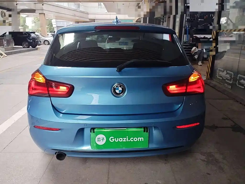 BMW 1 Series (Import) 2018 2018 118i Sport Design Package