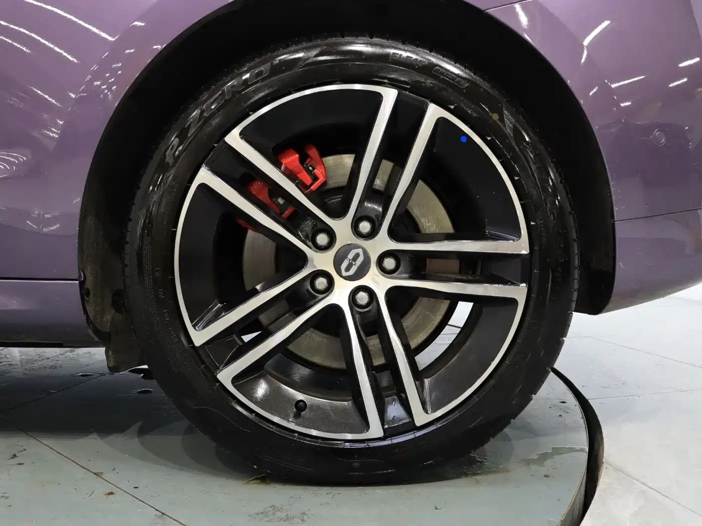 AITO Wenjie AITO M5 2025 Extended Range Ultra AWD фото 15