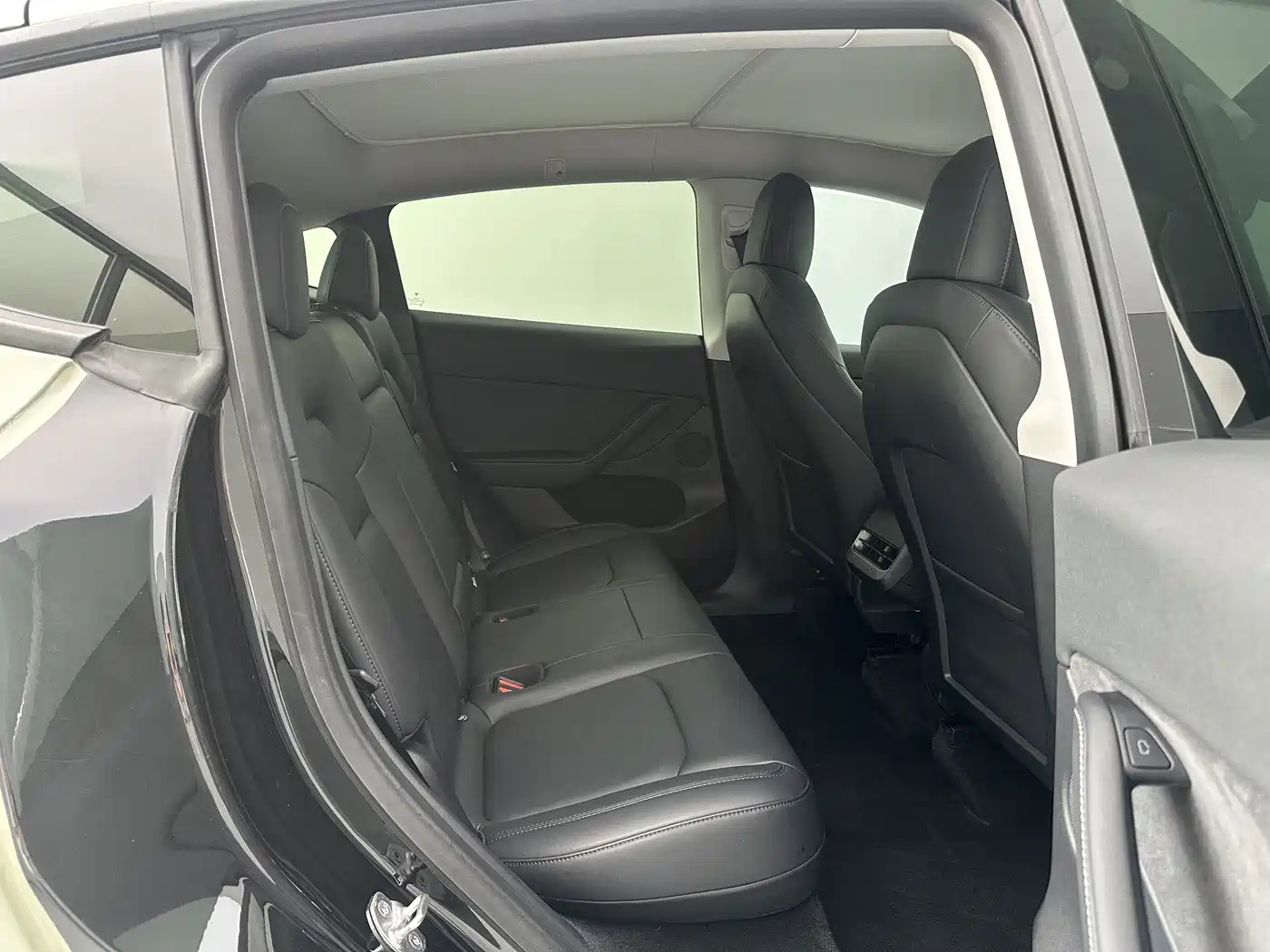 Фото 11 - Tesla Model Y