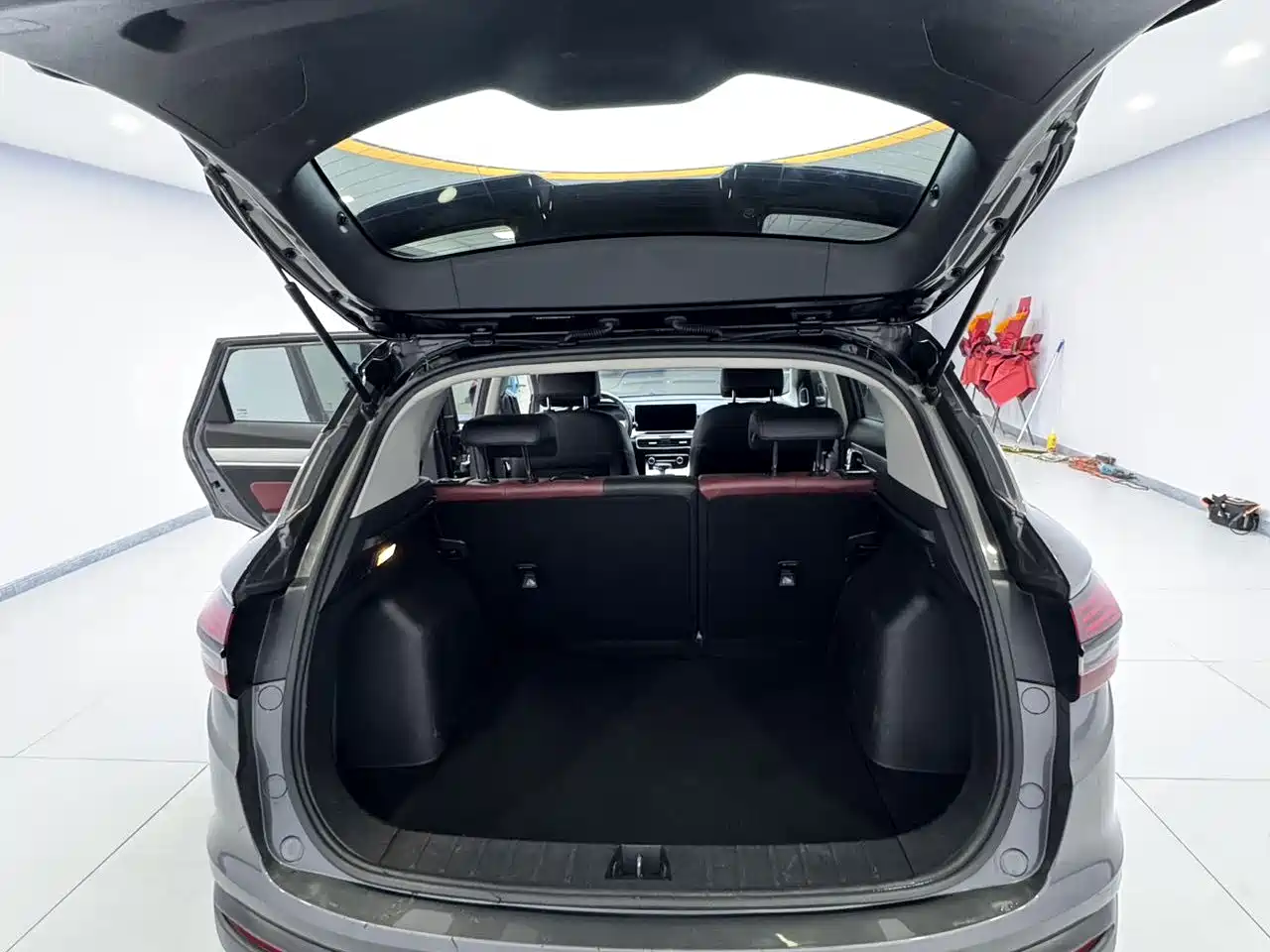 Фото 7 - Geely Coolray