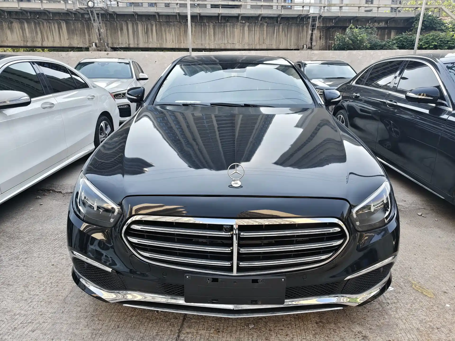 Фото 2 - Mercedes-Benz E-Class