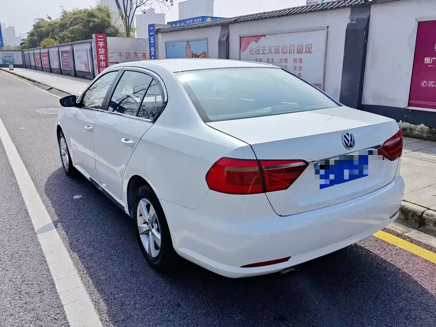 Volkswagen Lavida 2013 1.6L Automatic Trend Edition фото 4