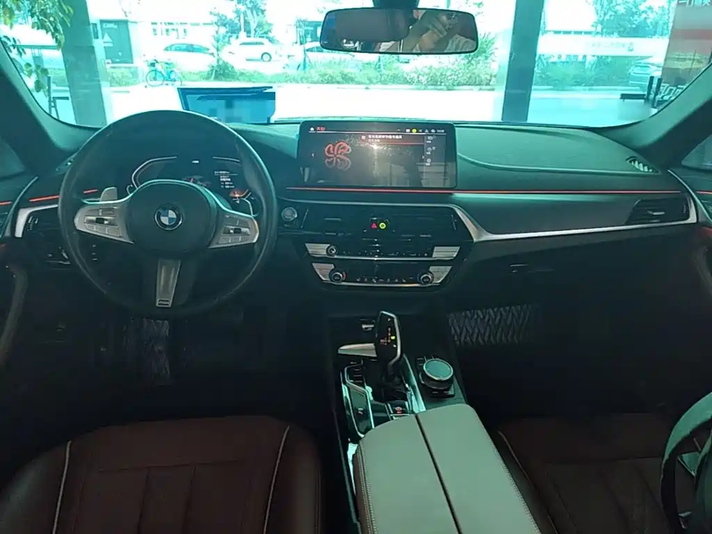 BMW 5 Series 2023 530Li Leading M Sport Package фото 10
