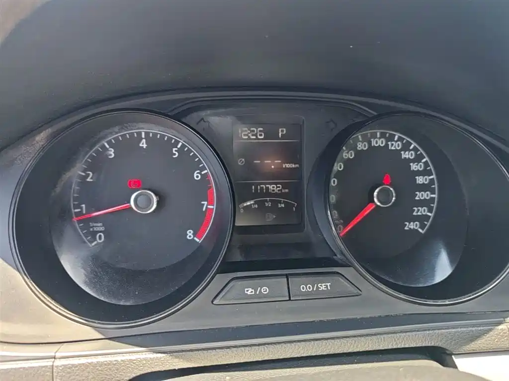 Volkswagen Lavida 2017 1.6L Automatic Trend Edition фото 12