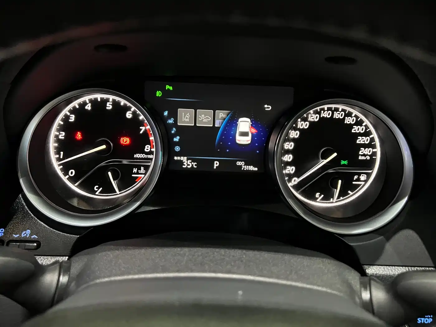 Toyota Camry 2018 2.5G Luxury Edition фото 17