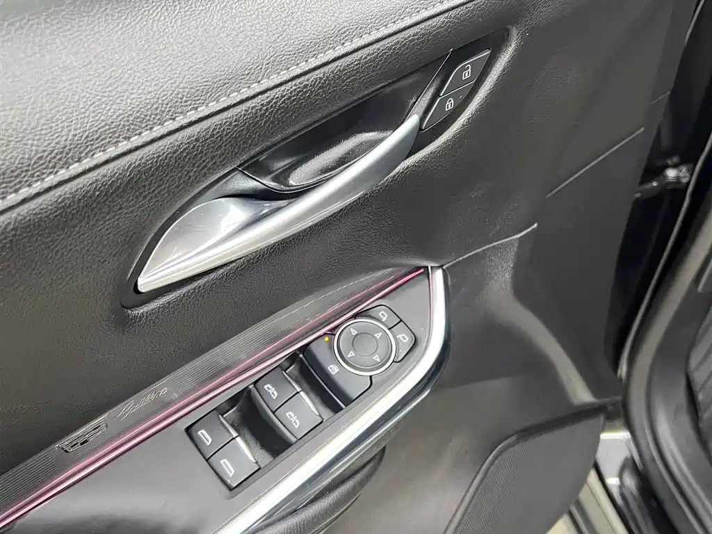 Cadillac XT4 2024 28T 2WD Premium фото 14