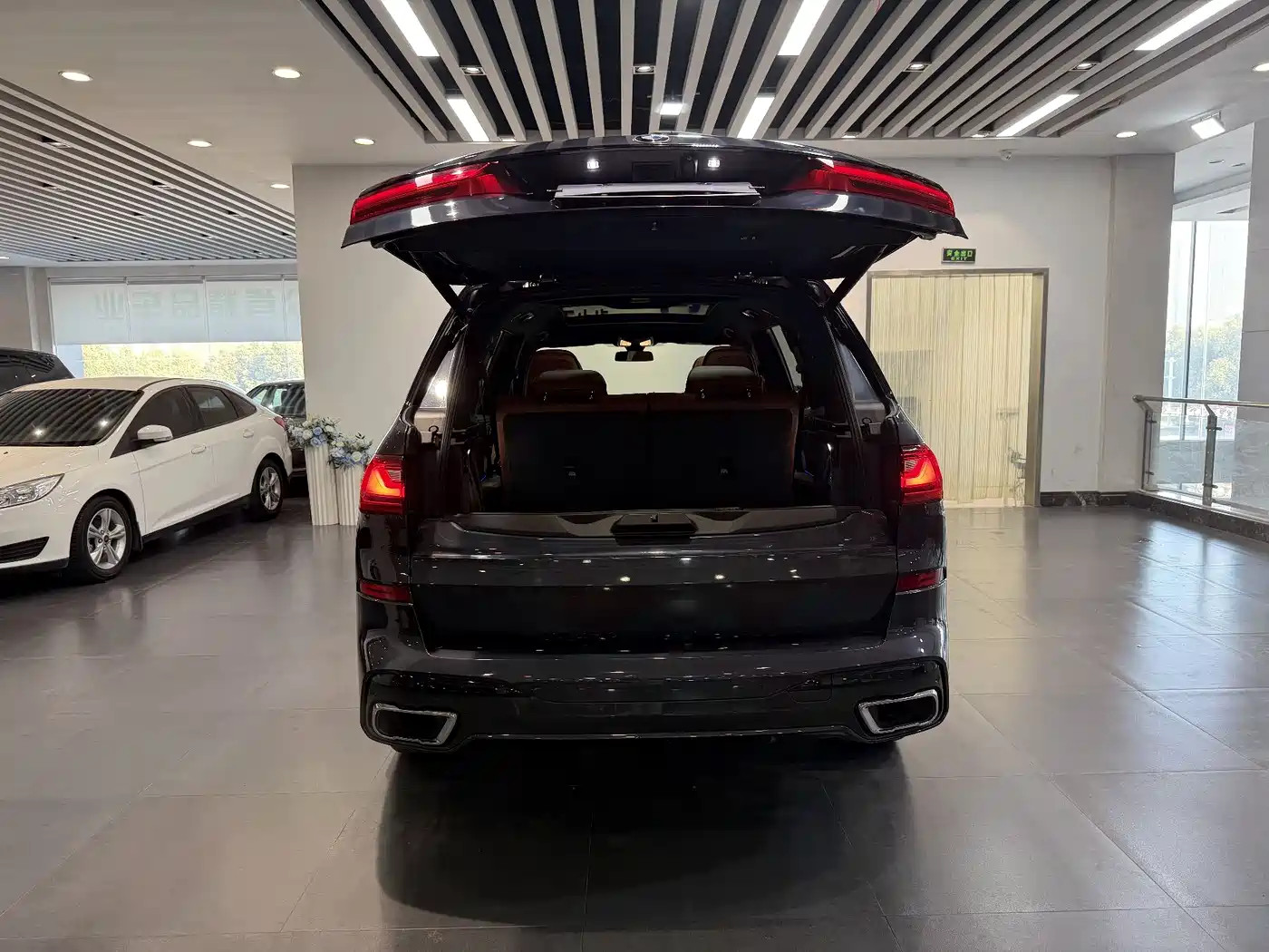 BMW X7 2020 xDrive40i Premium M Sport Package фото 35