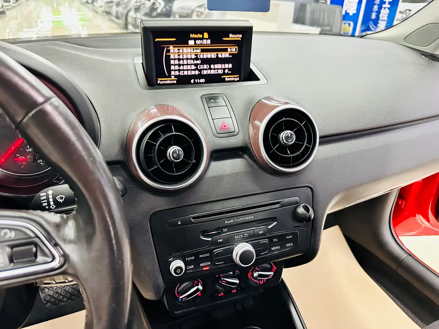 Audi A1 2012 1.4 TFSI Ego фото 44