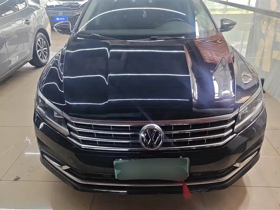 Volkswagen Passat 2017 330TSI DSG Luxury фото 2