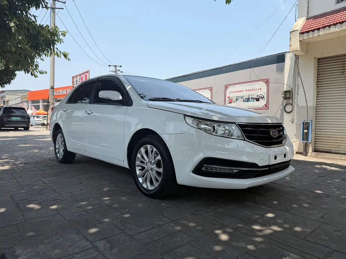 Фото 3 - Geely Vision