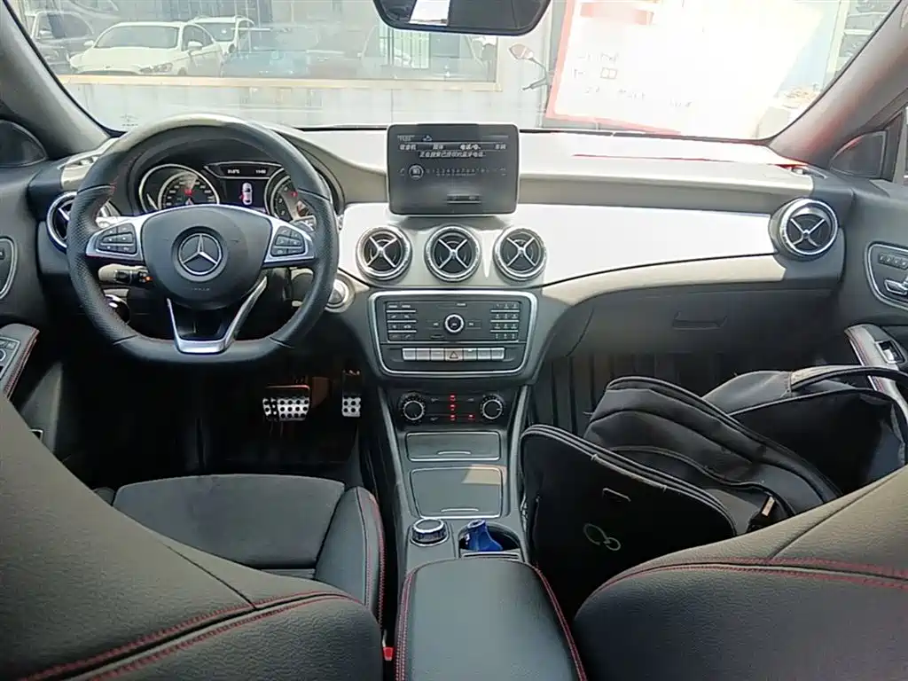 Mercedes-Benz CLA (Import) 2018 CLA 220 4MATIC фото 10
