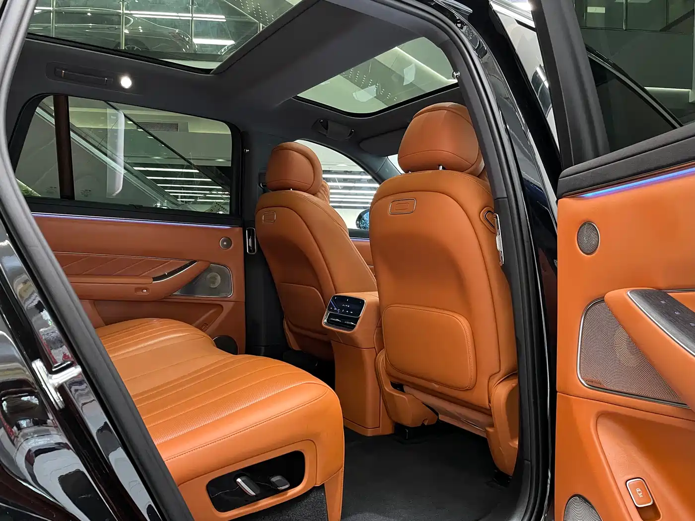 AITO Wenjie AITO M8 2025 Range Extender Max+ Edition 53.4kWh 5-seater фото 11