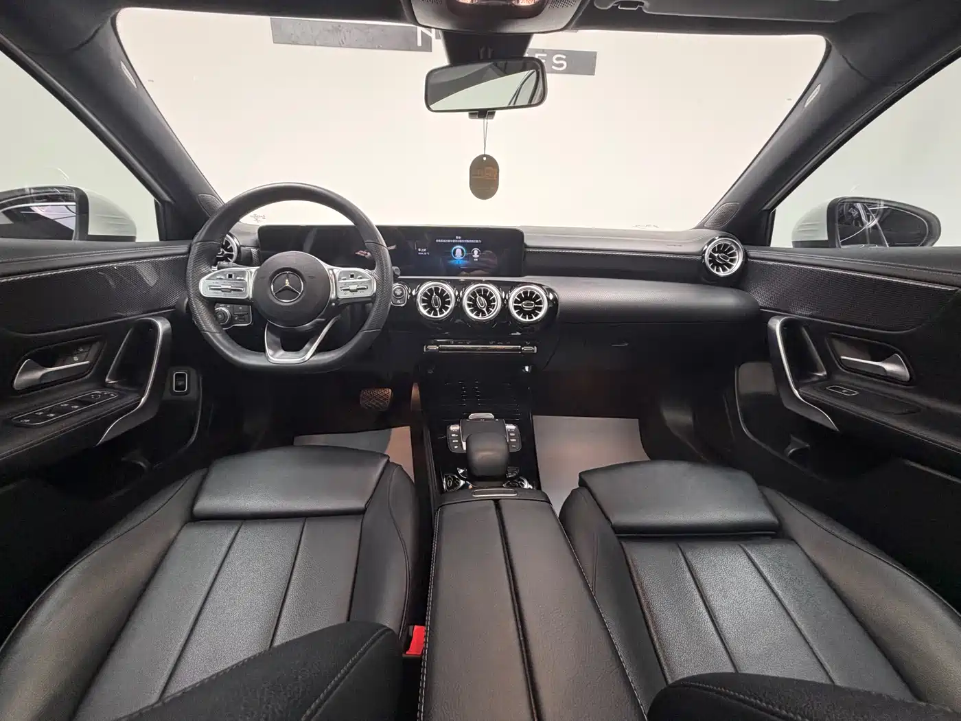 Mercedes-Benz A-Class 2022 A 200 L Sport Sedan Dynamic фото 14