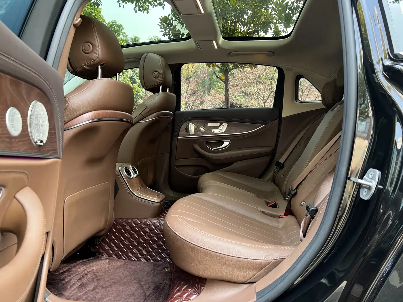 Mercedes-Benz E-Class 2023 E 300 L Luxury фото 9
