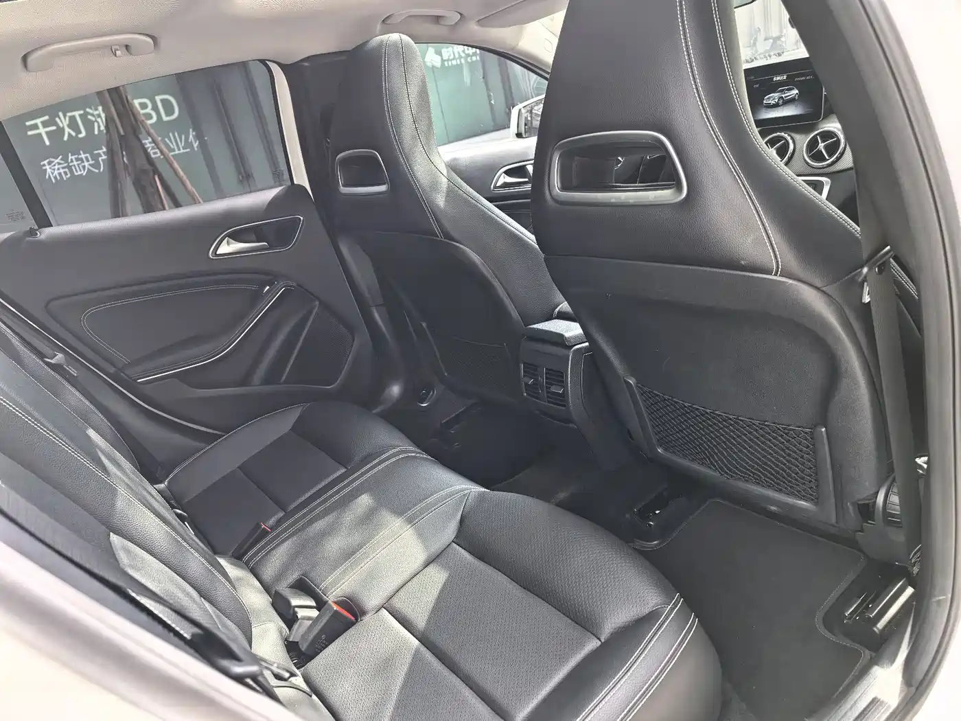 Mercedes-Benz GLA 2016 GLA 220 4MATIC Fashion фото 12