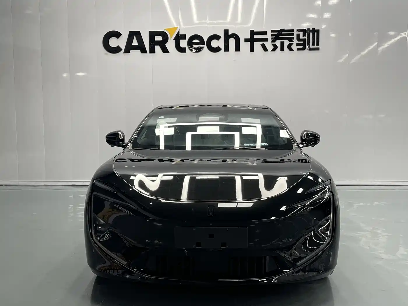 Avatr 12 2025 Facelift Ultra EV AWD фото 2