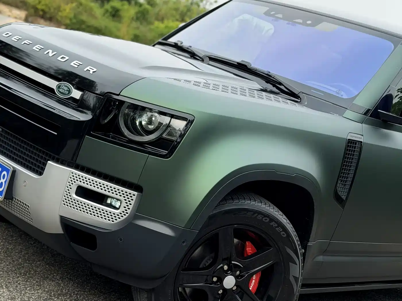 Land Rover Defender 2020 Model 110 P400 HSE фото 6