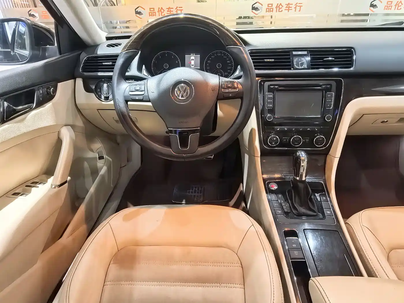 Фото 10 - Volkswagen Passat