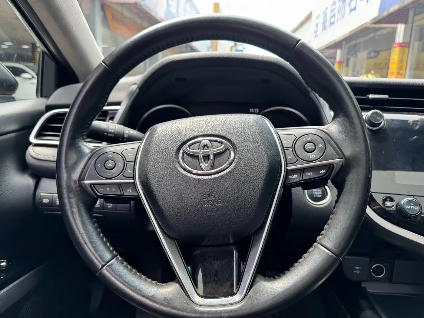 Фото 16 - Toyota Camry