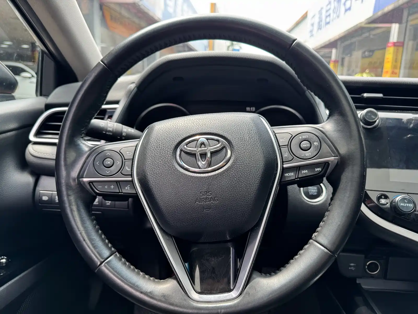 Photo 16 - Toyota Camry