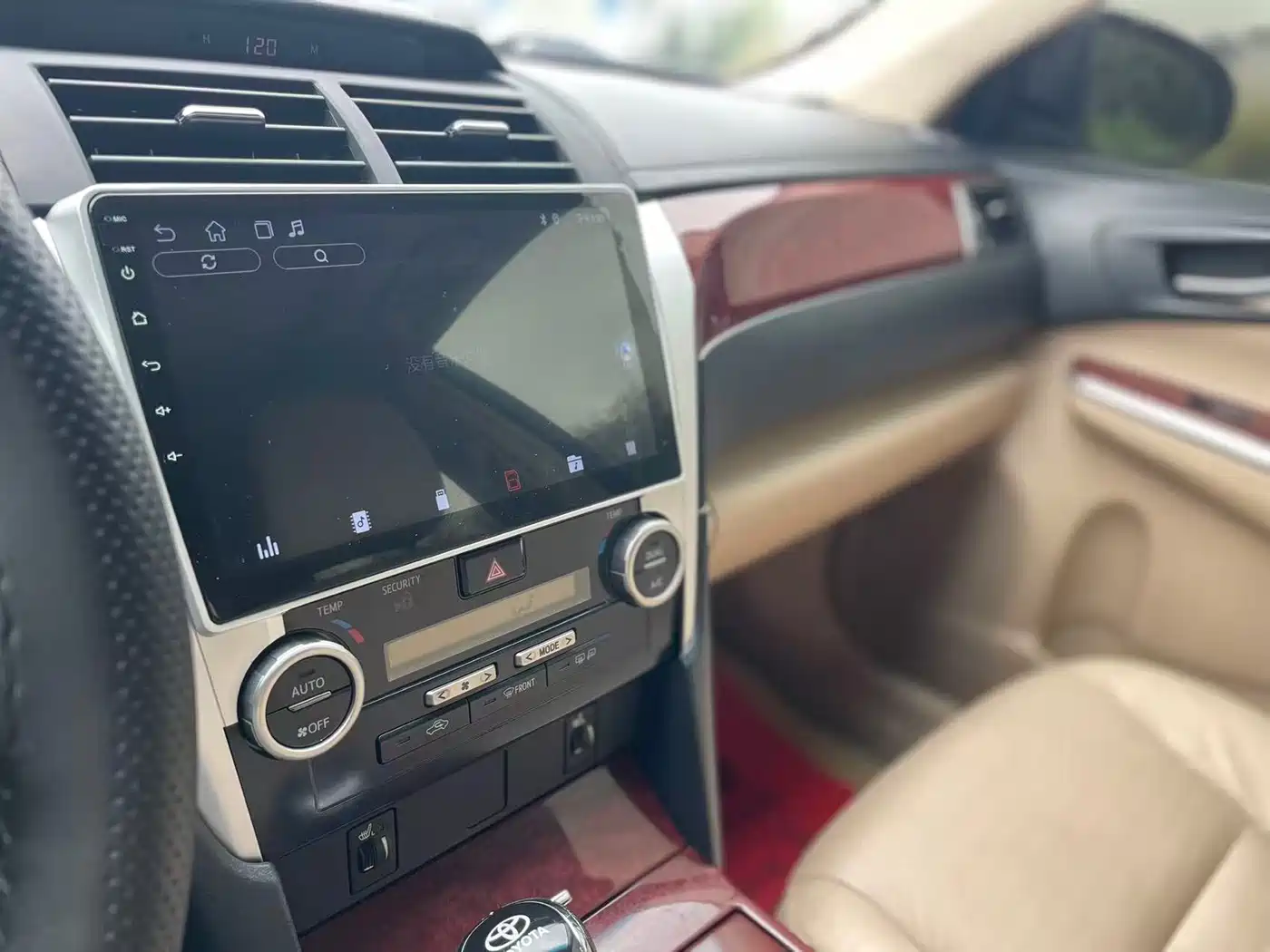 Toyota Camry 2012 2.5G Luxury Navigation Edition фото 16