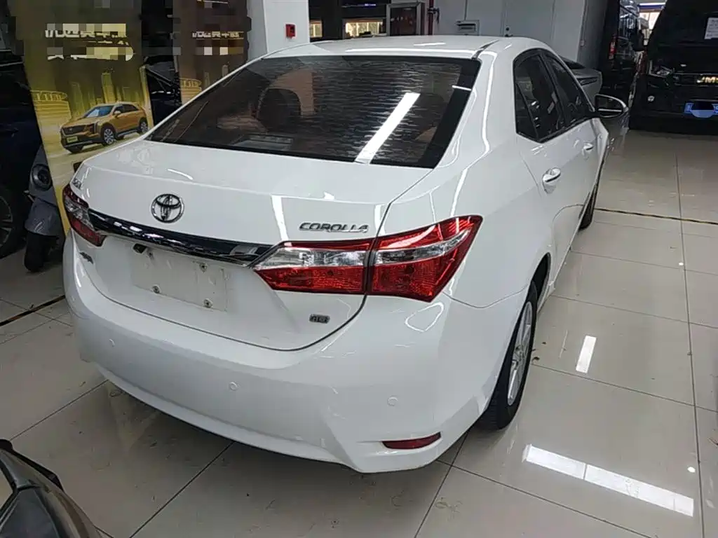 Toyota Corolla 2014 1.6L CVT GL-i фото 7
