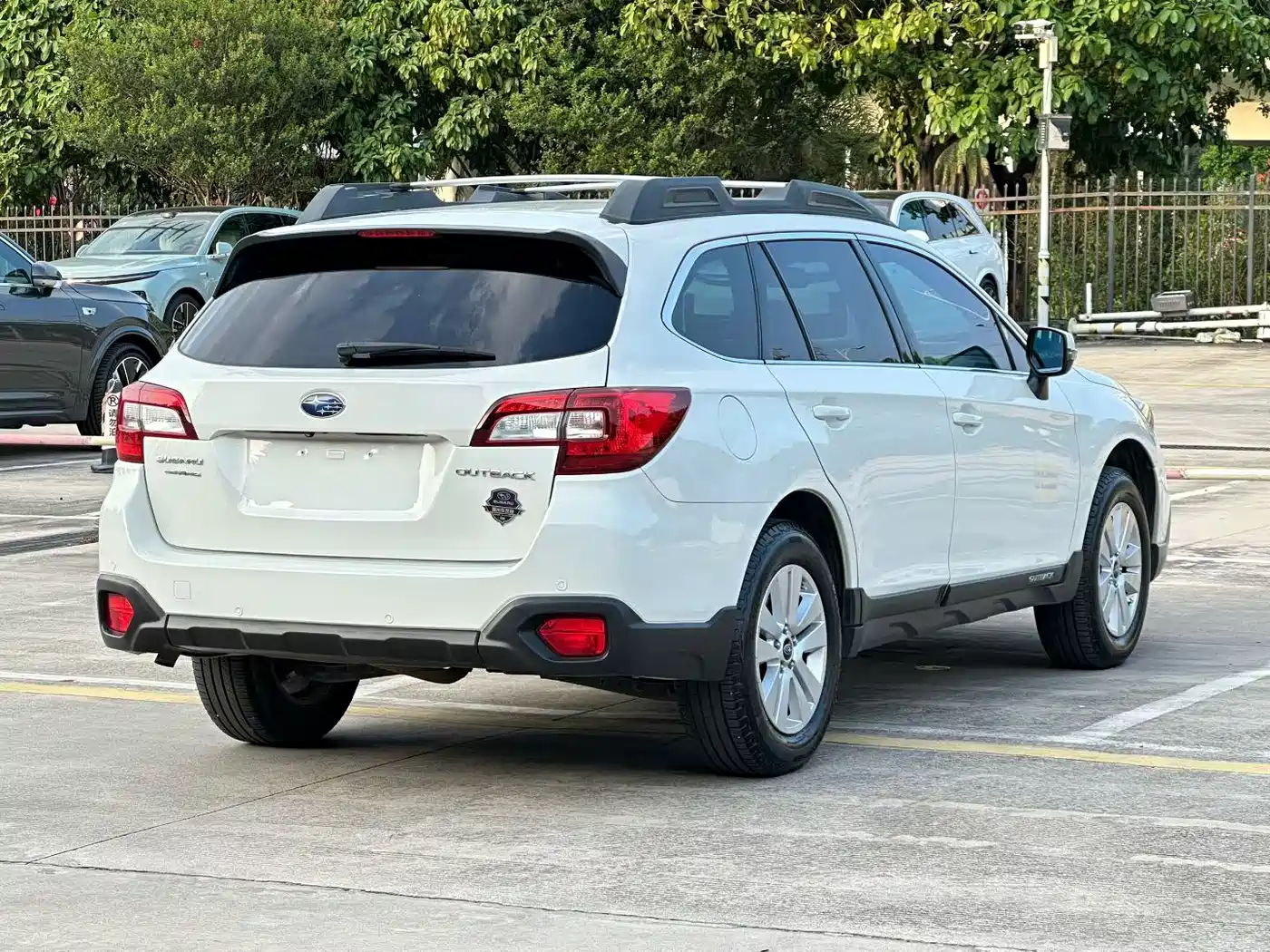 Subaru Outback 2015 2.5i Luxury Navigation Edition фото 8