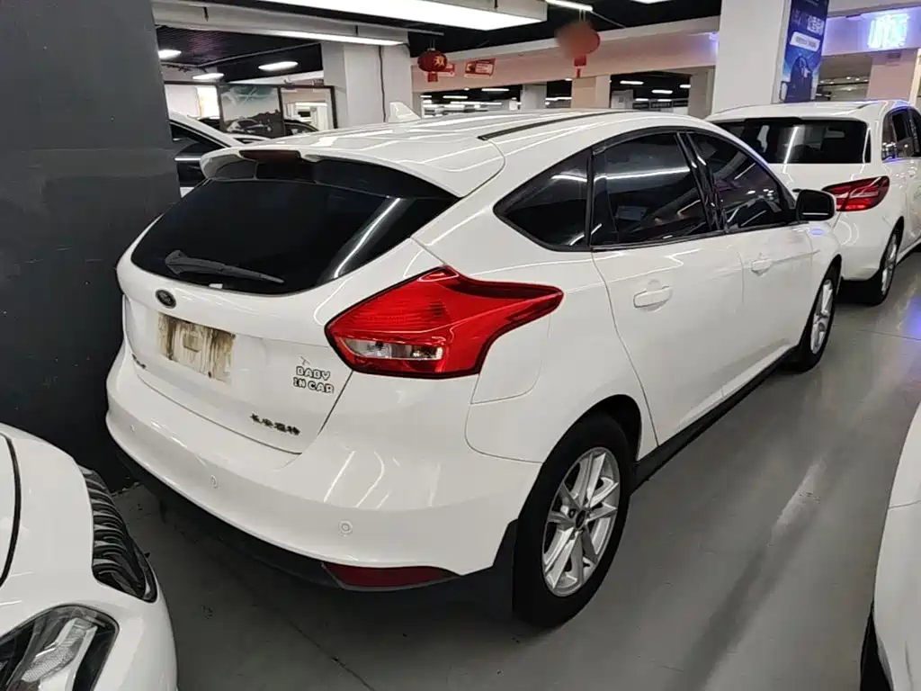 Ford Focus 2016 2017 Hatchback 1.6L Auto Fashion Smart Edition