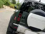 Photo 8 - Land Rover Defender