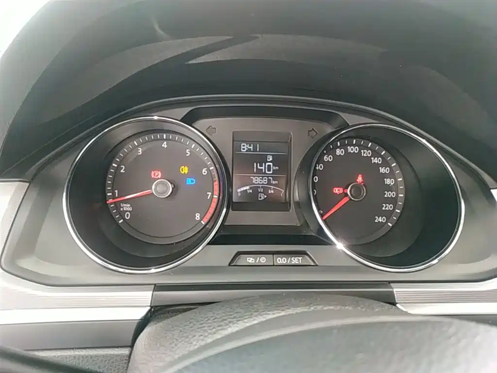 Volkswagen Bora 2016 Model 1.6L Manual Fashion фото 12