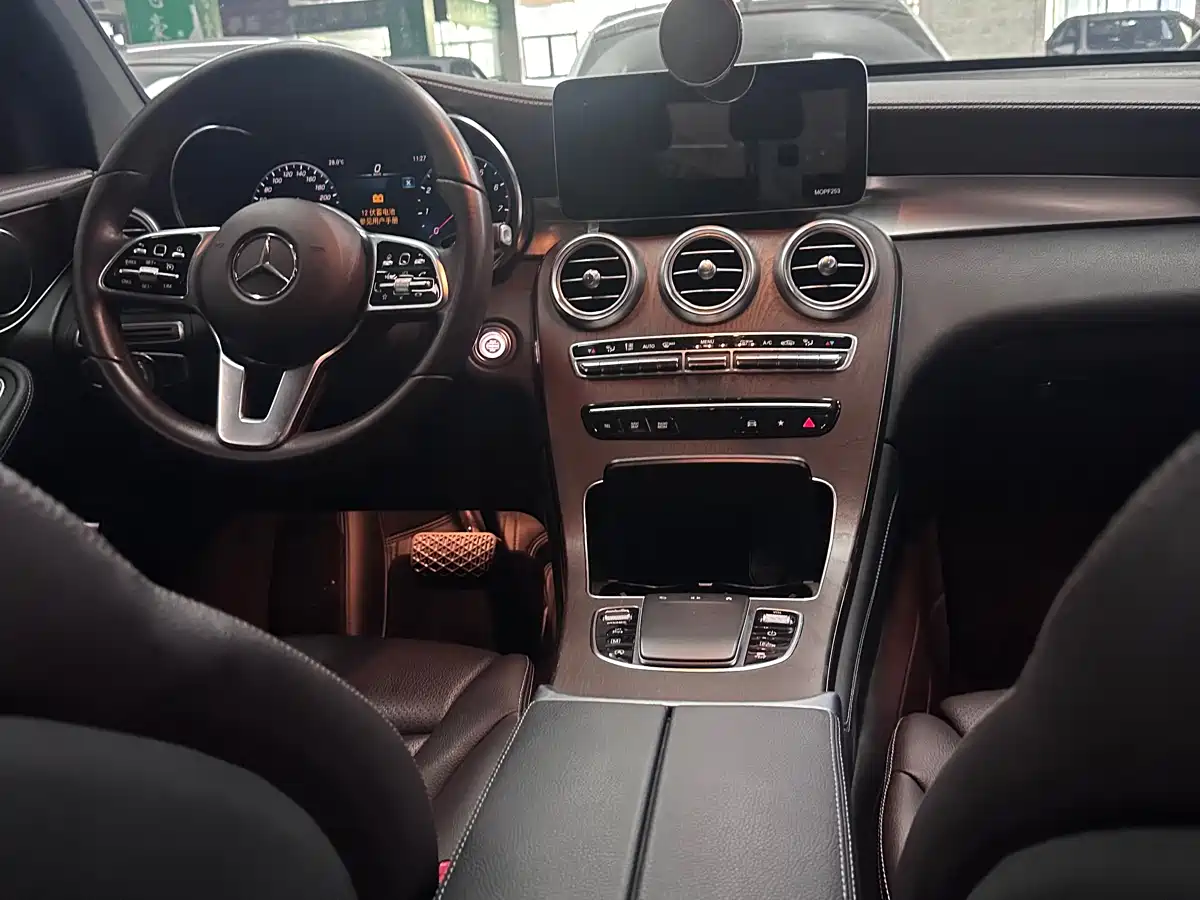 Mercedes-Benz GLC 2020 Facelift GLC 260 L 4MATIC Dynamic фото 5