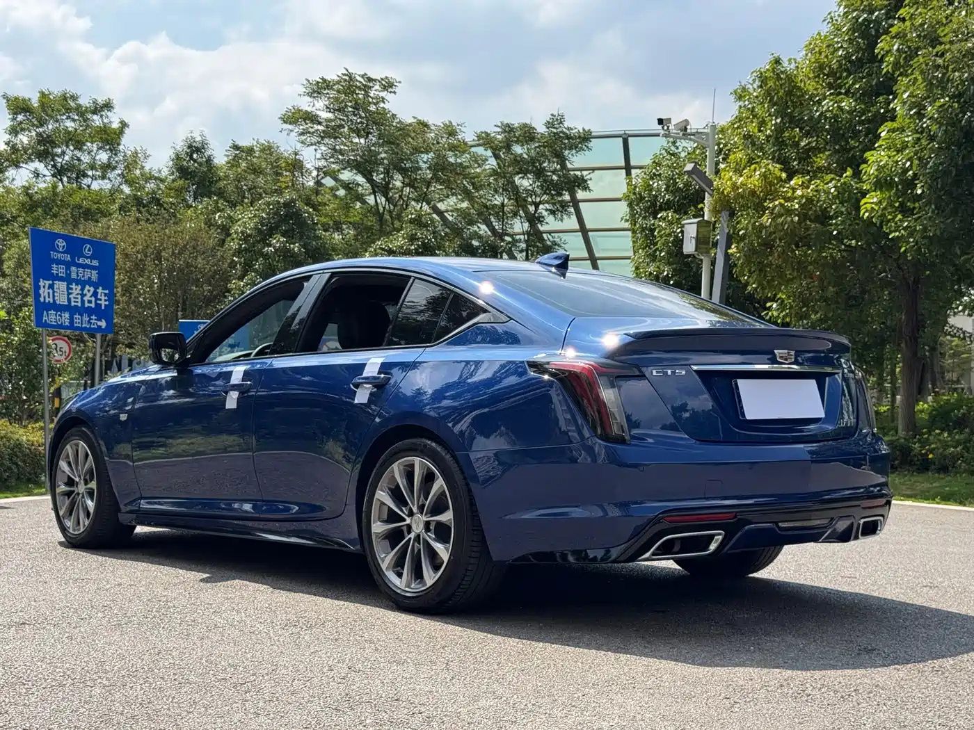 Фото 6 - Cadillac CT5