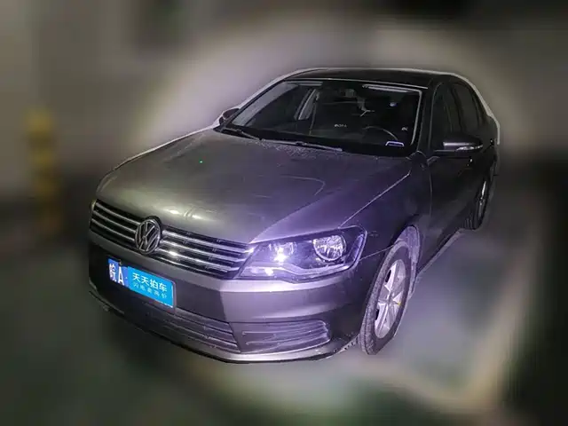 Volkswagen Bora 2013 1.6L Manual Fashion Model — фото 1
